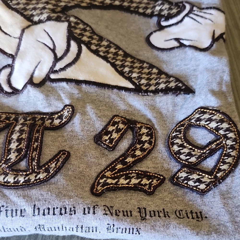 Lot 29 Bugs Bunny Graphic T-Shirt - Picture 4 of 6